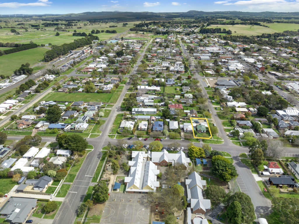 15 Duncan Street, Ballan McFall Real Estate Ballan