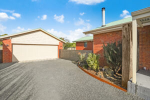 8 Lyon Place, Ballan