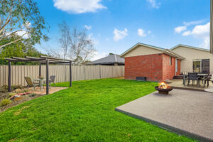 8 Lyon Place, Ballan