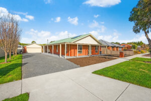 8 Lyon Place, Ballan