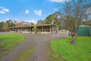832 Ballan Greendale Road